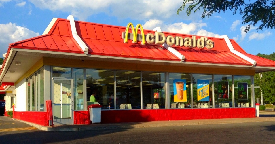 McDonald's won't settle out of court with Vikram Bakshi on the issue of franchising